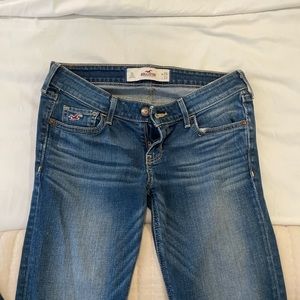 Hollister low rise straight leg jeans W26
